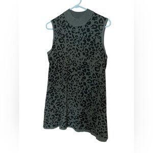 JM Collection Animal Print Gray Sleeveless Sweater Style Shirt Size 1X